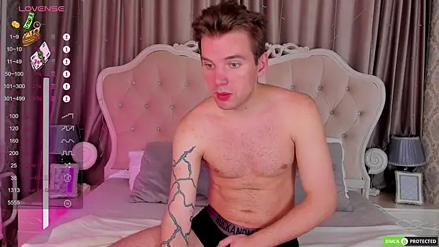 ArthurWhitee online show from October 2, 2025, 3:21 am