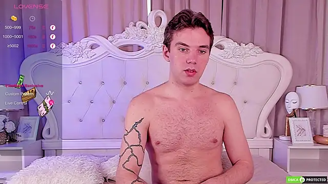 ArthurWhitee online show from October 11, 2025, 4:57 am