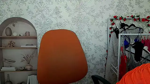  Barbie Kiss  online show from September 13, 2025, 3:12 pm