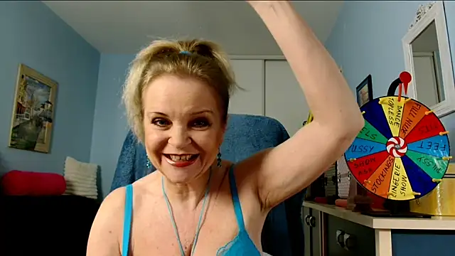 sexyjennyeu online show from November 29, 2025, 9:26 pm