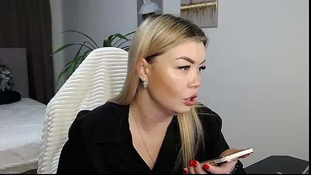 Miakiss ss online show from January 17, 2025, 10:12 pm