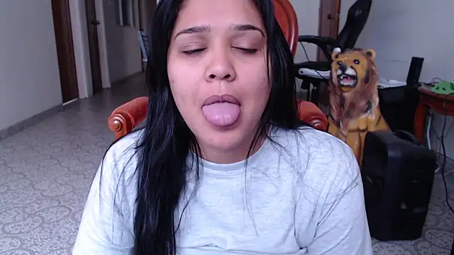 VenussTits97 online show from June 28, 2026, 9:54 pm