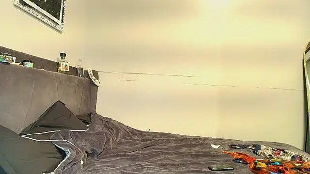 Naomiruty online show from October 8, 2025, 1:07 am