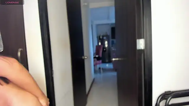 emily huddson  online show from February 7, 2025, 10:09 pm