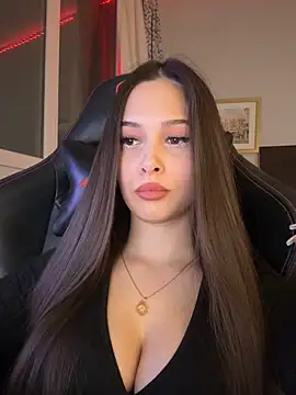 Snapshot of EricaWalls chatting on February 8, 2026, 7:11 pm EricaWalls online show from February 8, 2026, 7:11 pm