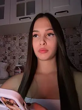 EricaWalls online show from February 6, 2025, 4:42 am