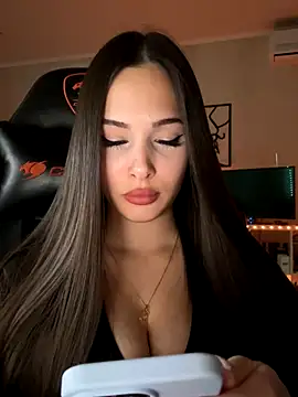 EricaWalls online show from September 12, 2025, 6:07 pm