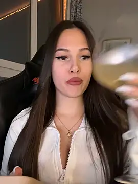 Snapshot of EricaWalls chatting on March 21, 2026, 7:29 pm EricaWalls online show from March 21, 2026, 7:29 pm