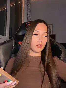 EricaWalls online show from April 20, 2026, 8:54 pm