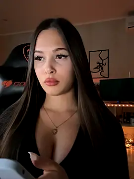 EricaWalls online show from September 13, 2025, 7:58 pm