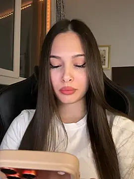 Snapshot of EricaWalls chatting on March 18, 2026, 8:53 pm EricaWalls online show from March 18, 2026, 8:53 pm