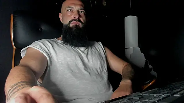 axxelrich  online show from September 8, 2025, 6:18 pm