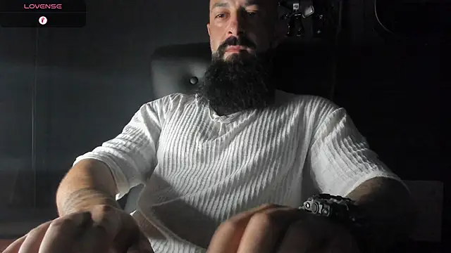 axxelrich  online show from September 17, 2025, 5:48 pm