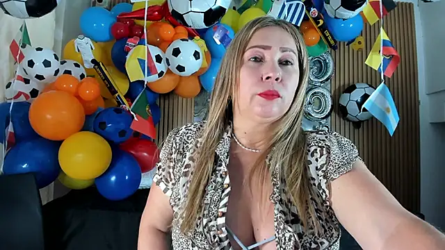 Danna topless online show from June 15, 2026, 12:05 pm