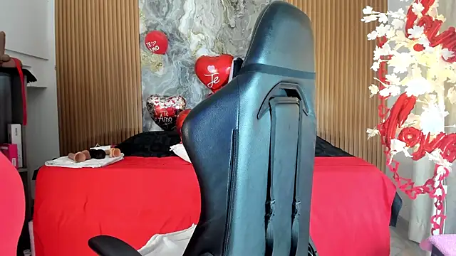 Snapshot of Danna_topless chatting on February 25, 2026, 12:05 pm Danna topless online show from February 25, 2026, 12:05 pm