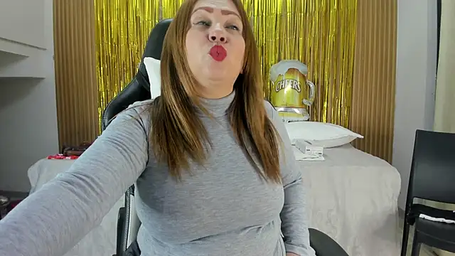 Danna topless online show from October 20, 2025, 12:06 pm