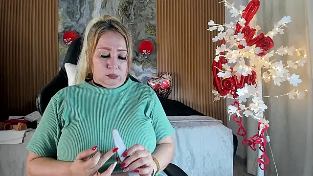 Snapshot of Danna_topless chatting on March 7, 2026, 12:10 pm Danna topless online show from March 7, 2026, 12:10 pm