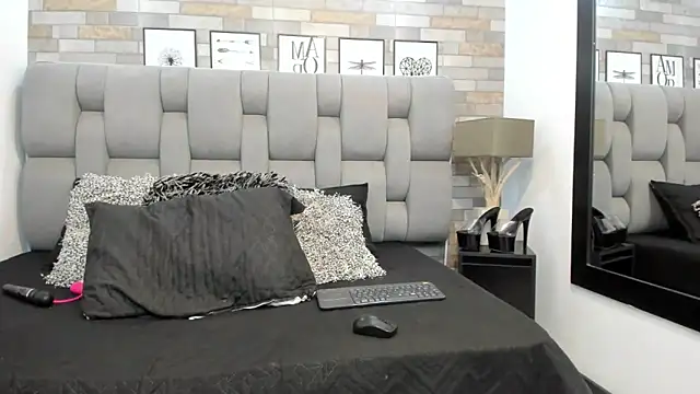 Snapshot of KariinaTaylor chatting on June 12, 2026, 7:11 pm KariinaTaylor online show from June 12, 2026, 7:11 pm