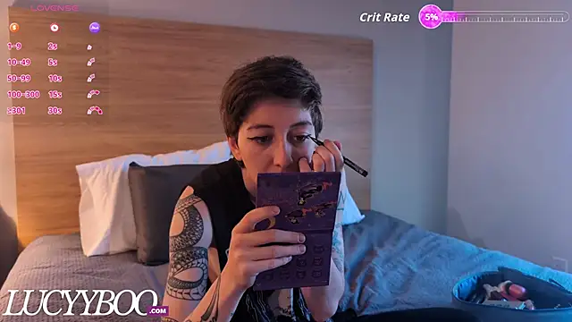 lovelylucyy online show from October 15, 2025, 3:42 pm