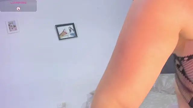 curvy jhacky online show from October 3, 2025, 4:47 am