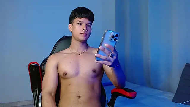 Snapshot of lous_g chatting on January 24, 2025, 3:22 am lous g online show from January 24, 2025, 3:22 am