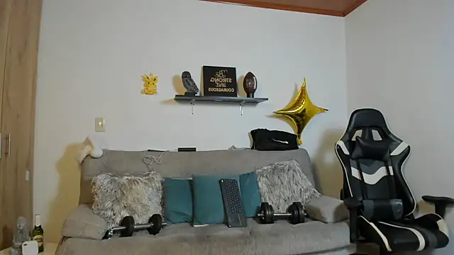 julian wallace online show from December 15, 2025, 6:03 pm