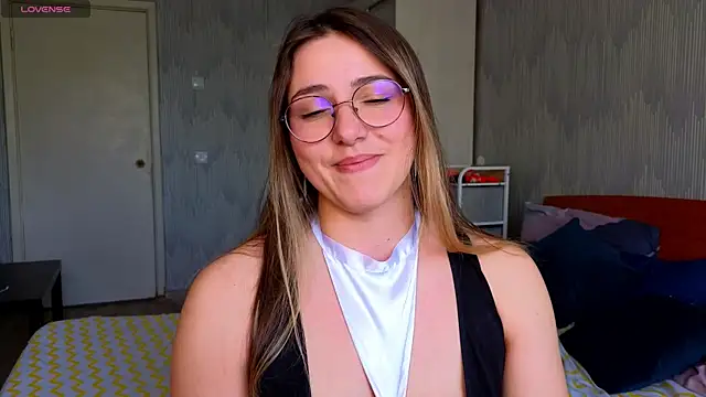 sophia euphoriaa online show from May 8, 2026, 8:51 am