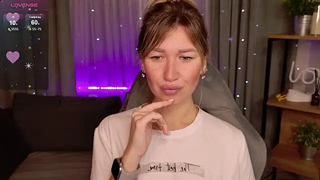 MilaBott online show from October 7, 2025, 8:21 pm