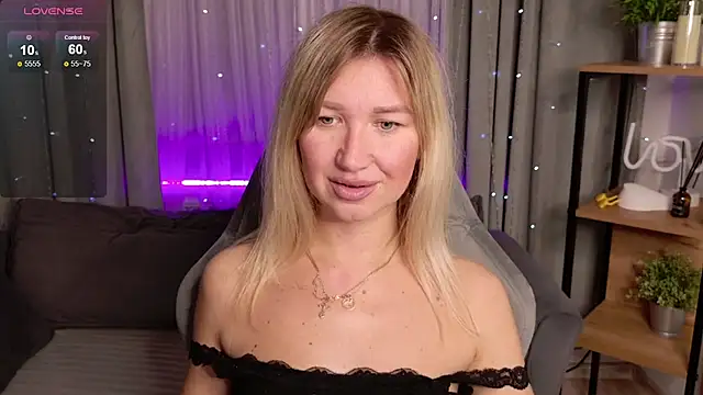 MilaBott online show from October 1, 2025, 8:57 pm