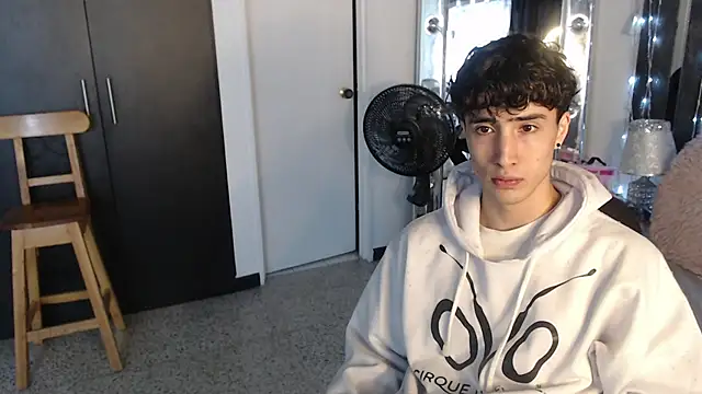 gojo satoru 18 online show from March 14, 2025, 12:07 pm