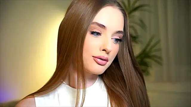 petitegonwiild online show from September 25, 2025, 7:31 pm