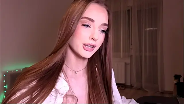 petitegonwiild online show from June 29, 2026, 9:14 pm