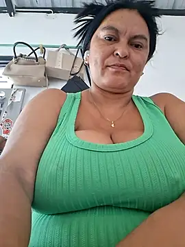 Snapshot of Horny-Mommy-Dirty chatting on July 31, 2026, 1:10 pm Horny-Mommy-Dirty online show from July 31, 2026, 1:10 pm