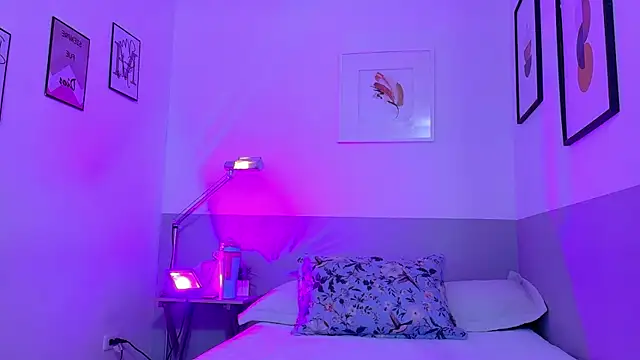 Beautifulskinny18 online show from July 14, 2026, 6:58 pm
