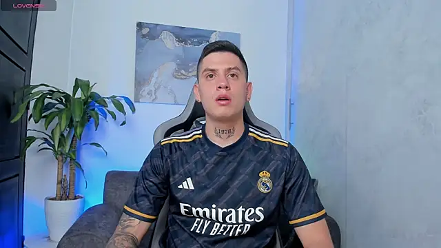 Yeiko Romero  online show from January 14, 2026, 6:11 pm