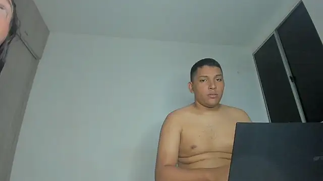 sweets couple69 online show from December 3, 2025, 1:17 am