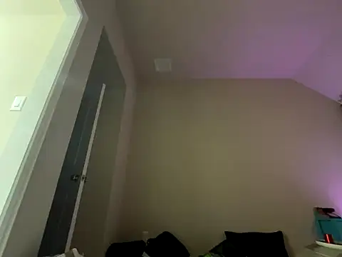 wynterheat online show from October 20, 2025, 6:04 am