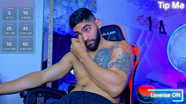 Rich boy01 online show from February 13, 2026, 1:44 pm