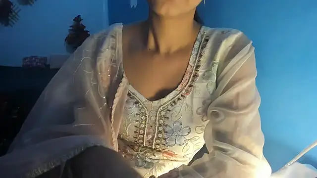 aarjulove online show from October 5, 2025, 12:07 pm