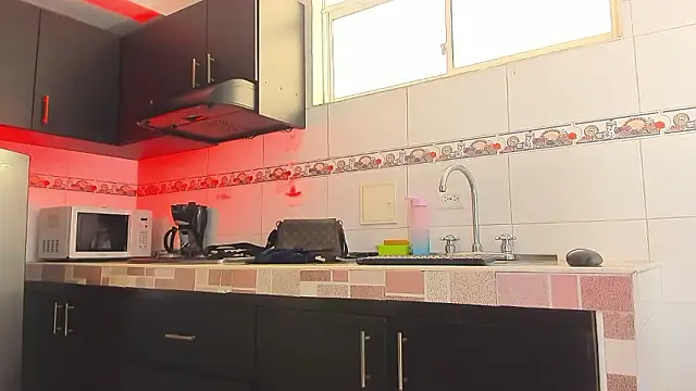 Snapshot of Emma-evans chatting on January 10, 2026, 1:17 pm Emma-evans online show from January 10, 2026, 1:17 pm