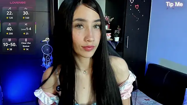 Emilytafur online show from June 14, 2026, 9:27 pm