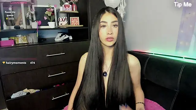 Snapshot of Emilytafur chatting on March 11, 2026, 10:04 pm Emilytafur online show from March 11, 2026, 10:04 pm