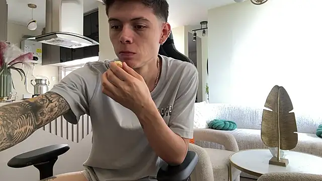 IsmaelRichardson online show from February 27, 2026, 3:56 pm