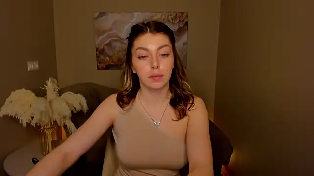 MollyMeltorr online show from February 2, 2026, 4:33 am