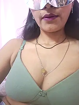 Nandinip2706 online show from June 3, 2026, 11:33 am