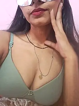 Nandinip2706 online show from May 27, 2026, 8:00 am