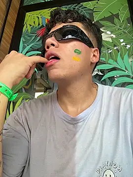 Logan smith1 online show from November 10, 2025, 4:23 pm