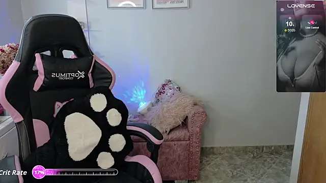 Melannyy  online show from May 10, 2026, 12:58 am