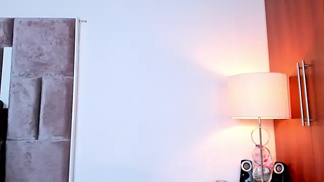 Nia Bunny online show from June 2, 2026, 2:39 pm