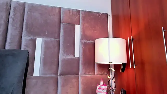 Snapshot of Nia_Bunny chatting on February 16, 2026, 1:21 pm Nia Bunny online show from February 16, 2026, 1:21 pm